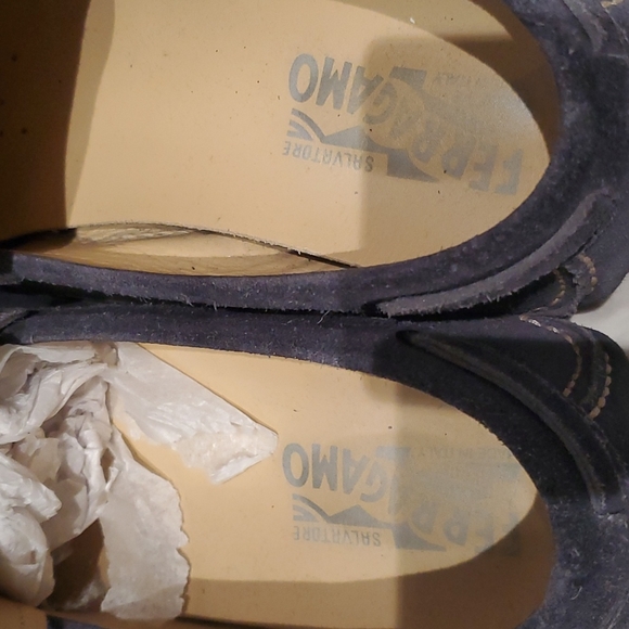 Authentic Ferragamo driving loafer - Picture 4 of 6